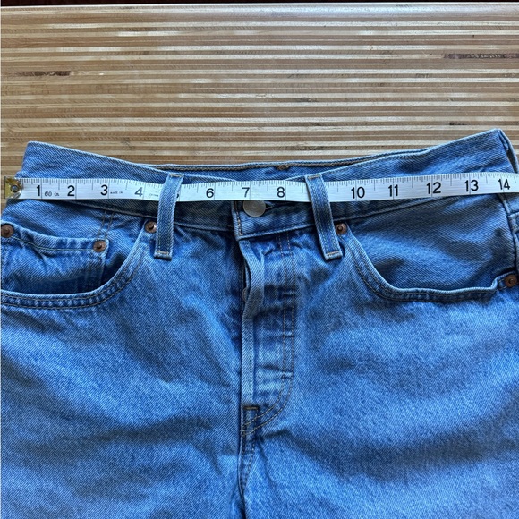 Levi shorts size 26-27 - Picture 5 of 7